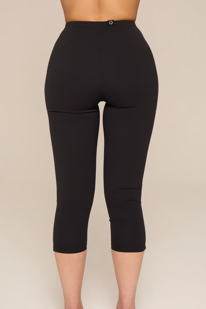 High-Waist Capri Leggings