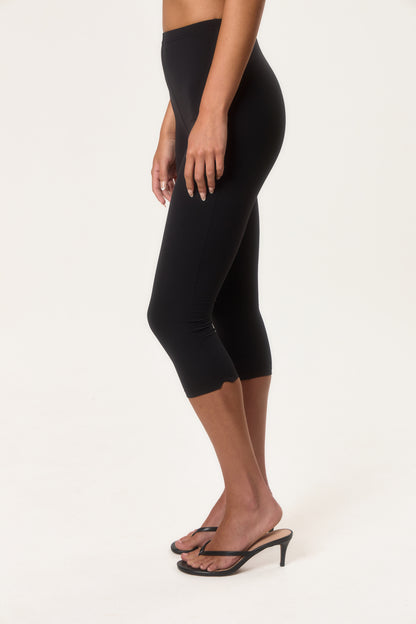 High-Waist Capri Leggings
